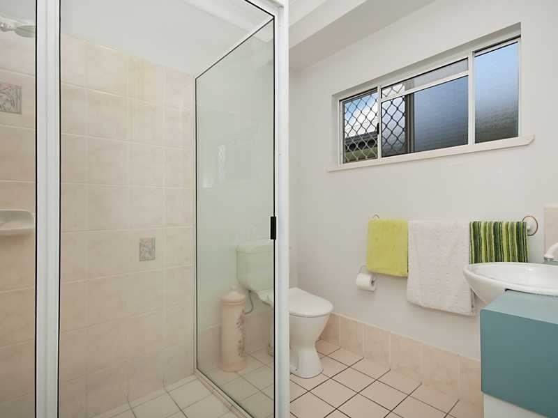 7 Jarrad Close, Mooroobool QLD 4870