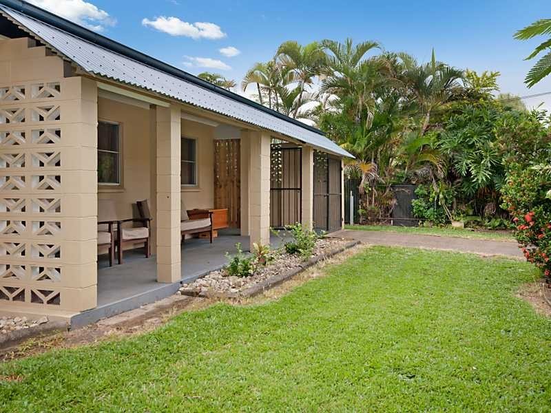 19 Jensen Street, Manoora QLD 4870