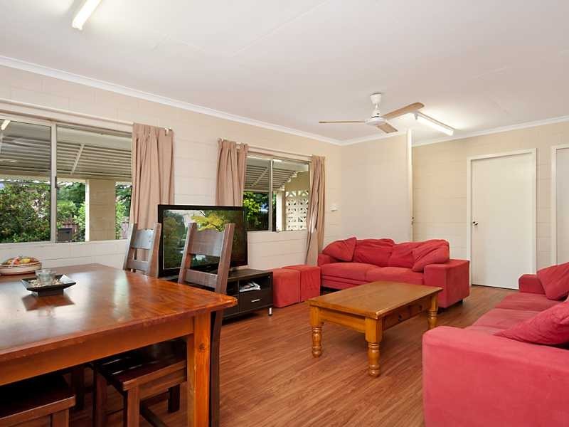 19 Jensen Street, Manoora QLD 4870