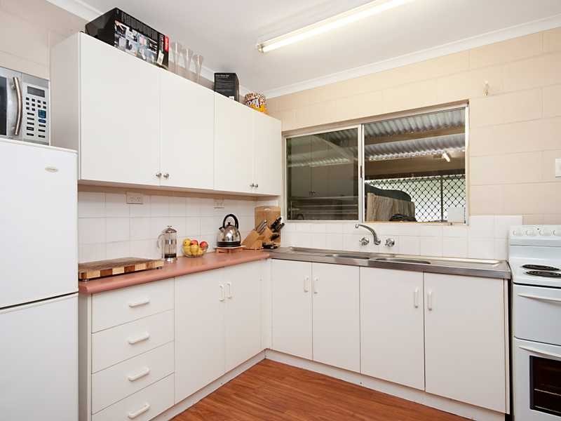 19 Jensen Street, Manoora QLD 4870