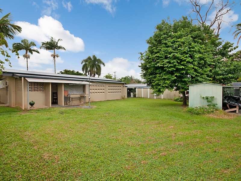 19 Jensen Street, Manoora QLD 4870