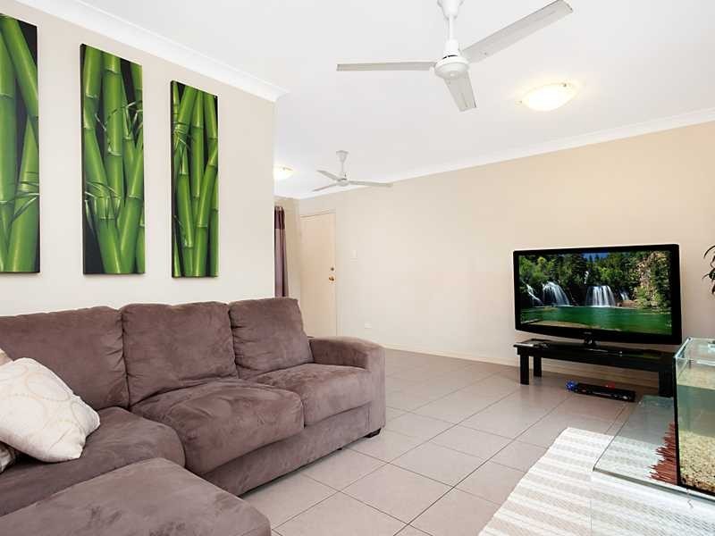 2/69 Macilwraith Street, Manoora QLD 4870