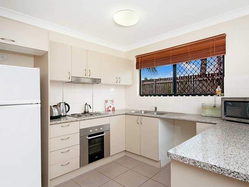 2/69 Macilwraith Street, Manoora QLD 4870