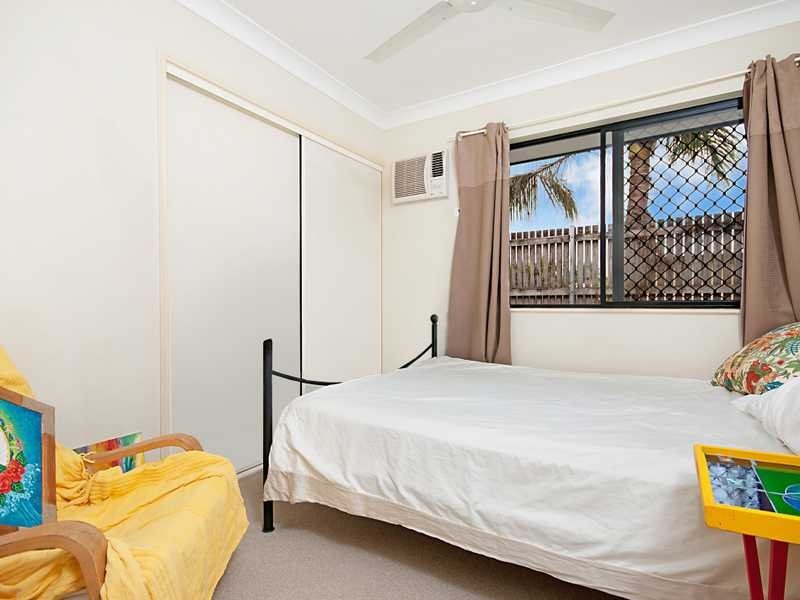 2/69 Macilwraith Street, Manoora QLD 4870