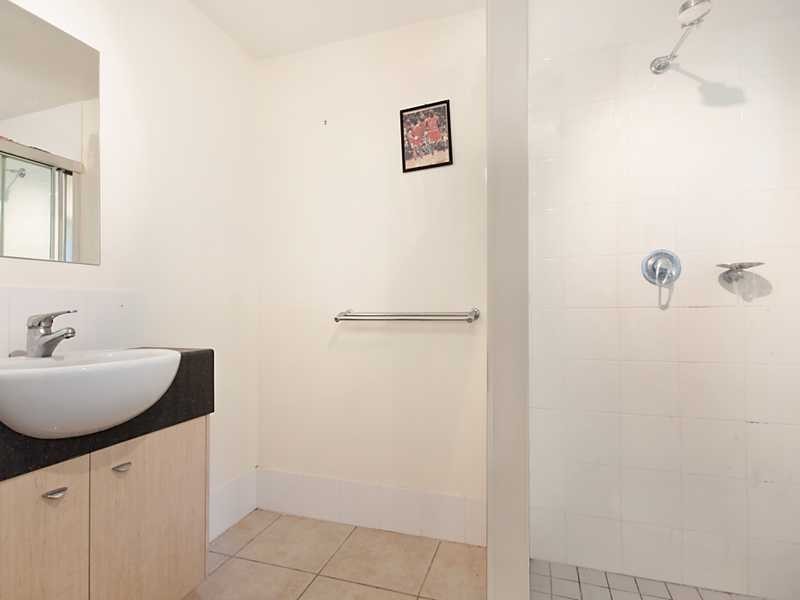 11/69 Grove Street, Cairns QLD 4870