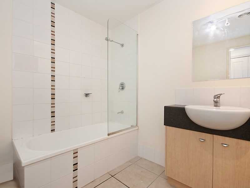 11/69 Grove Street, Cairns QLD 4870