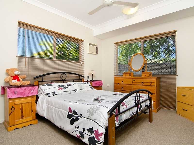 3/5 Ingham Court, Mooroobool QLD 4870
