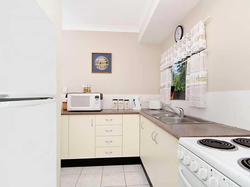 3/5 Ingham Court, Mooroobool QLD 4870