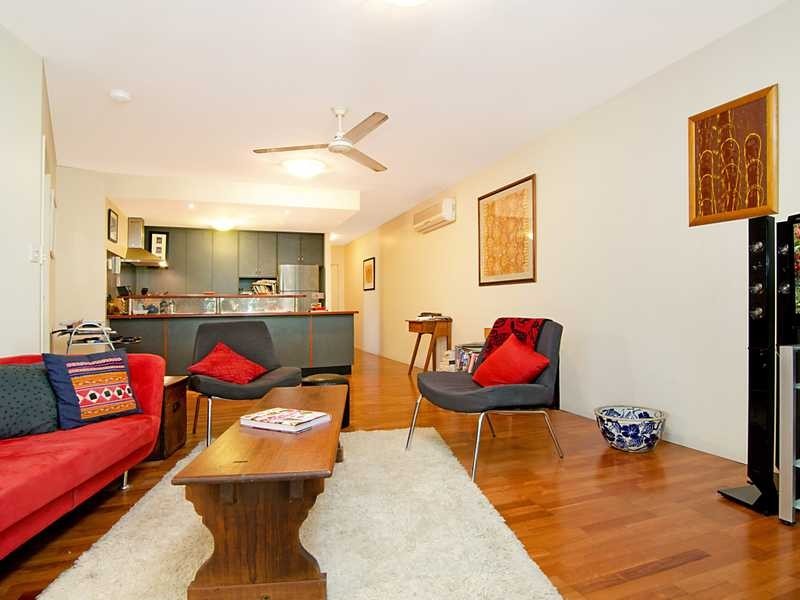 8/33 Digger Street, Cairns North QLD 4870