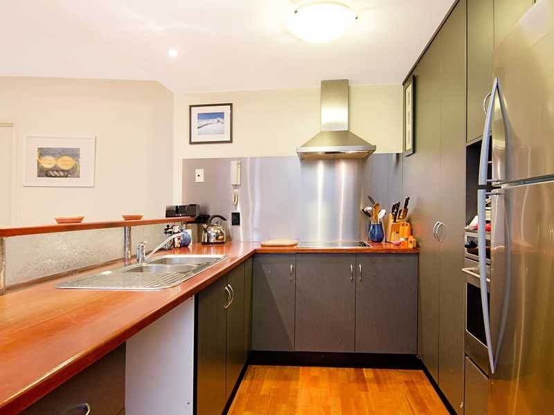 8/33 Digger Street, Cairns North QLD 4870