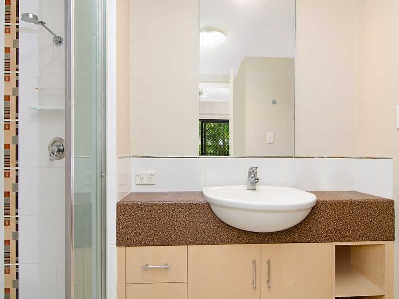 4/19 Upward Street, Cairns QLD 4870