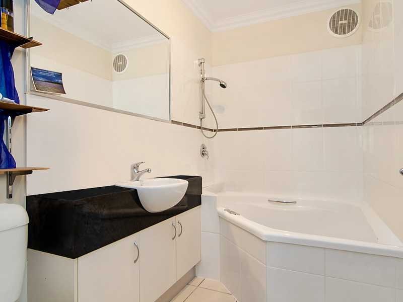 9/7 Pembroke Street, Cairns QLD 4870