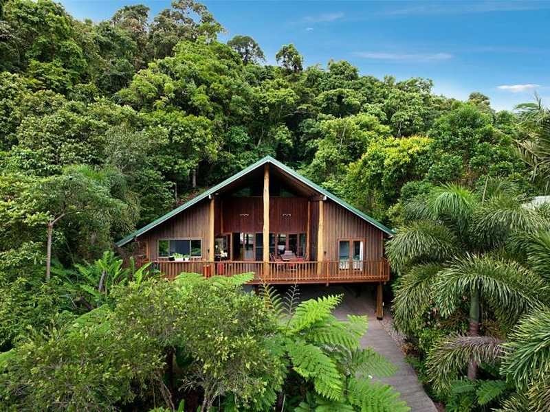 9 Licuala Close, Kamerunga QLD 4870