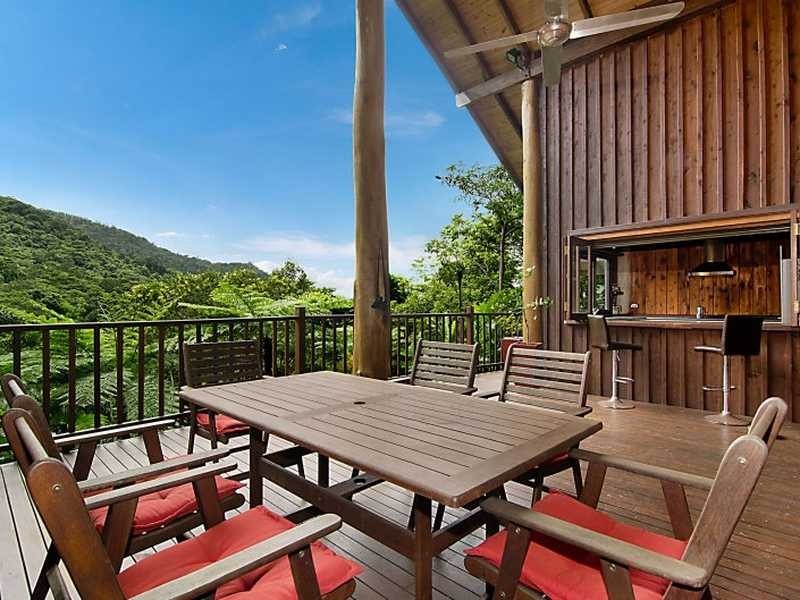 9 Licuala Close, Kamerunga QLD 4870