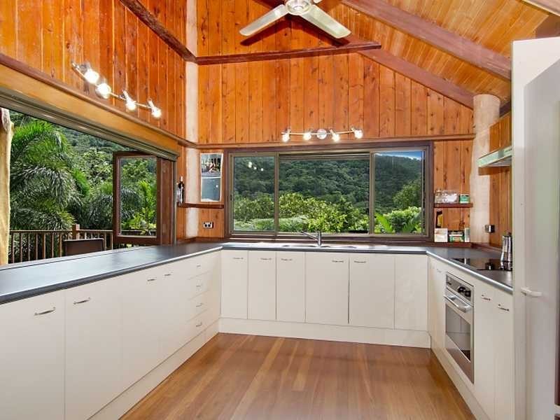 9 Licuala Close, Kamerunga QLD 4870