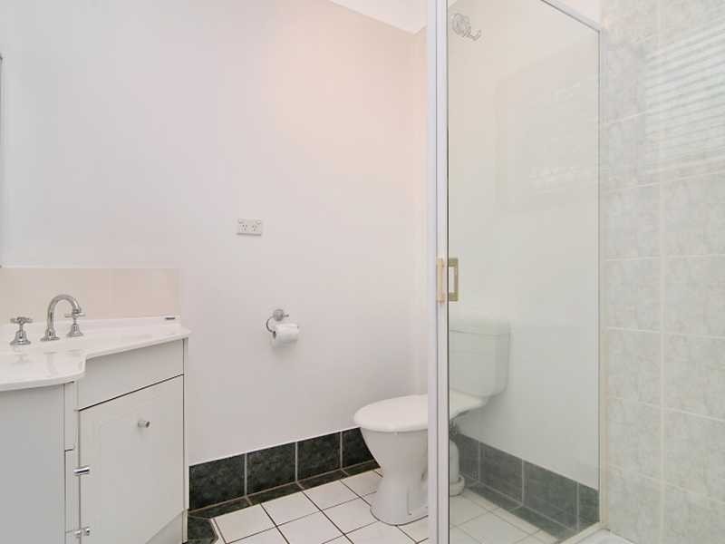 1 Guthrie Close, Bentley Park QLD 4869