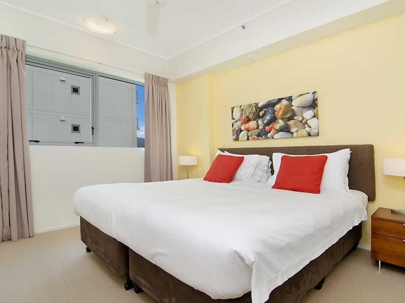 30501/99 Esplanade, Cairns City QLD 4870