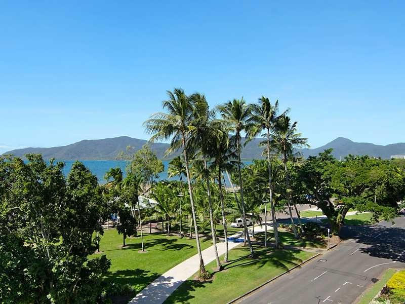22/249-251 Esplanade, Cairns North QLD 4870