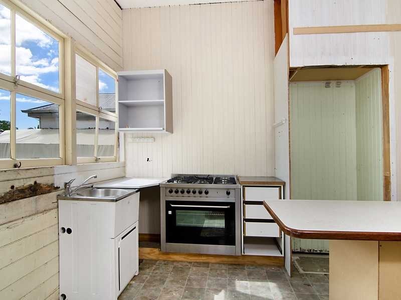 18 Victoria St, Parramatta Park QLD 4870