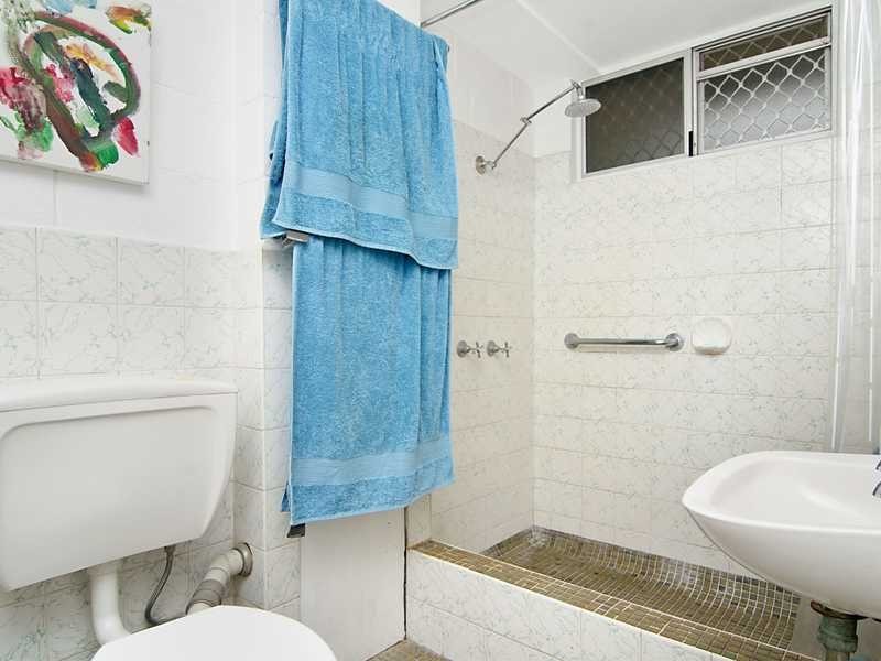 5/211 Lake Street, Cairns North QLD 4870