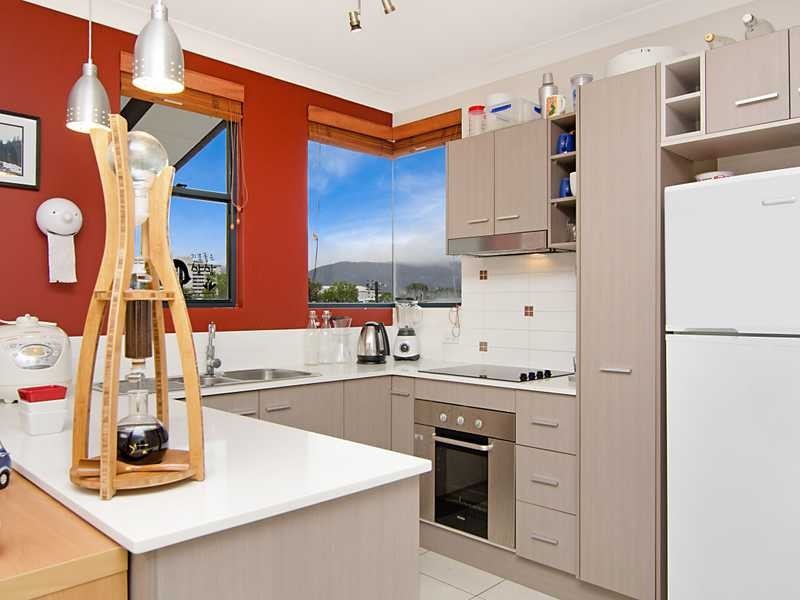11/172 Mcleod Street, Cairns North QLD 4870