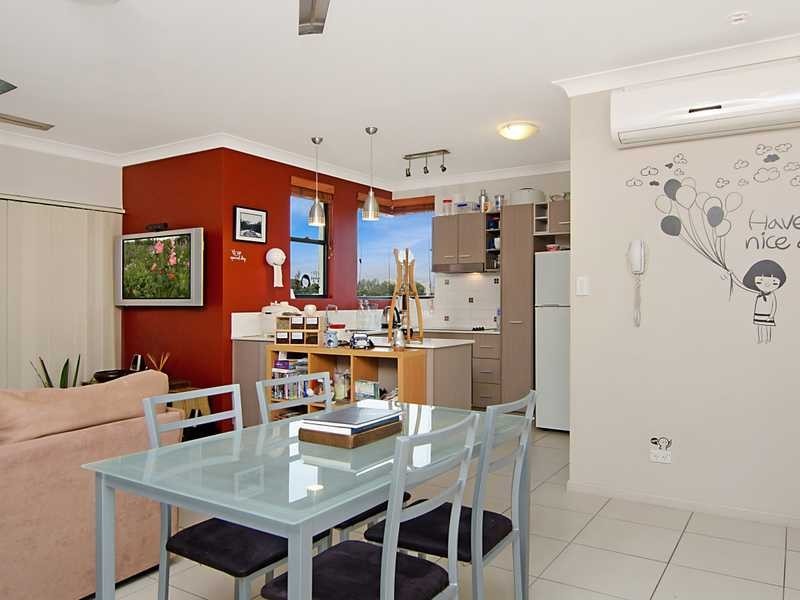 11/172 Mcleod Street, Cairns North QLD 4870