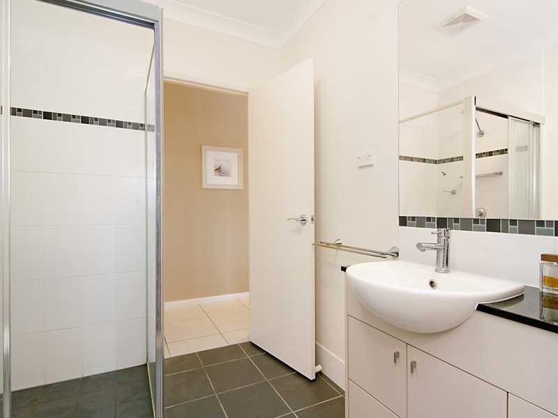 11/172 Mcleod Street, Cairns North QLD 4870