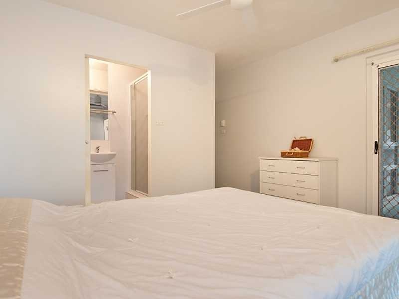 15 Batt Street, Clifton Beach QLD 4879