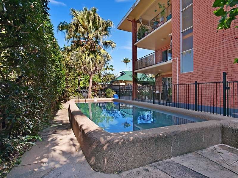 3/347 Lake Street, Cairns North QLD 4870