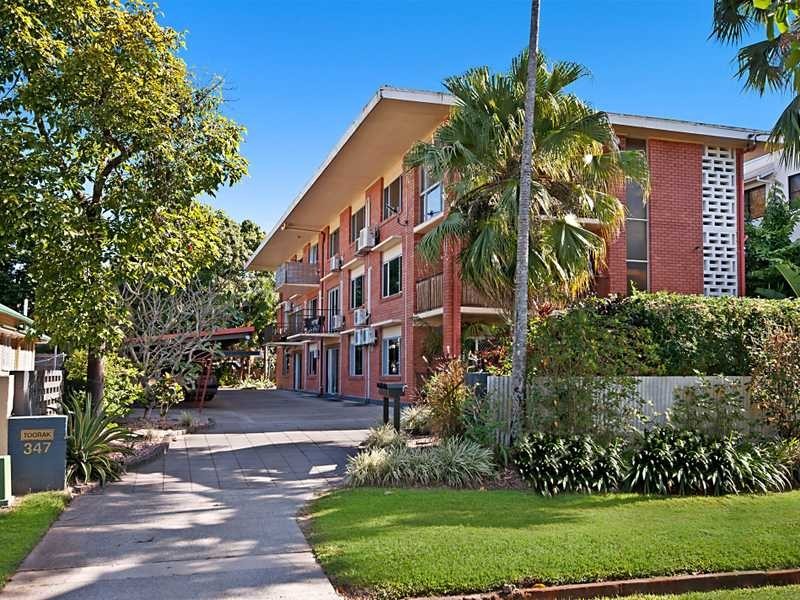 3/347 Lake Street, Cairns North QLD 4870