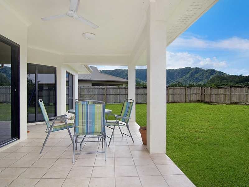 5 Calvert Close, Bentley Park QLD 4869