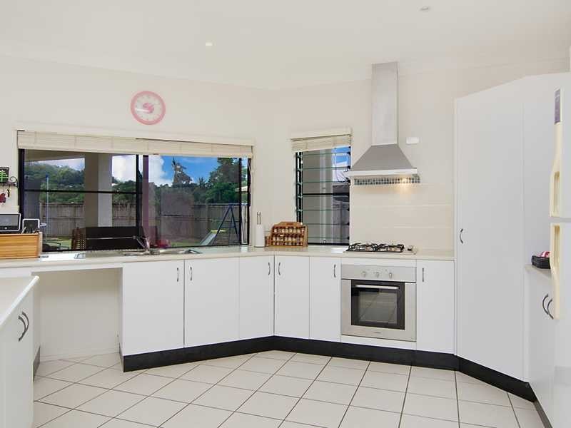 5 Calvert Close, Bentley Park QLD 4869