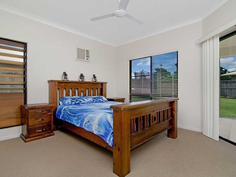 5 Calvert Close, Bentley Park QLD 4869