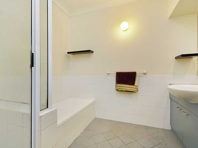 11/17 Digger Street, Cairns North QLD 4870