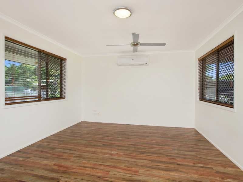 2 Deacon Court, Mooroobool QLD 4870