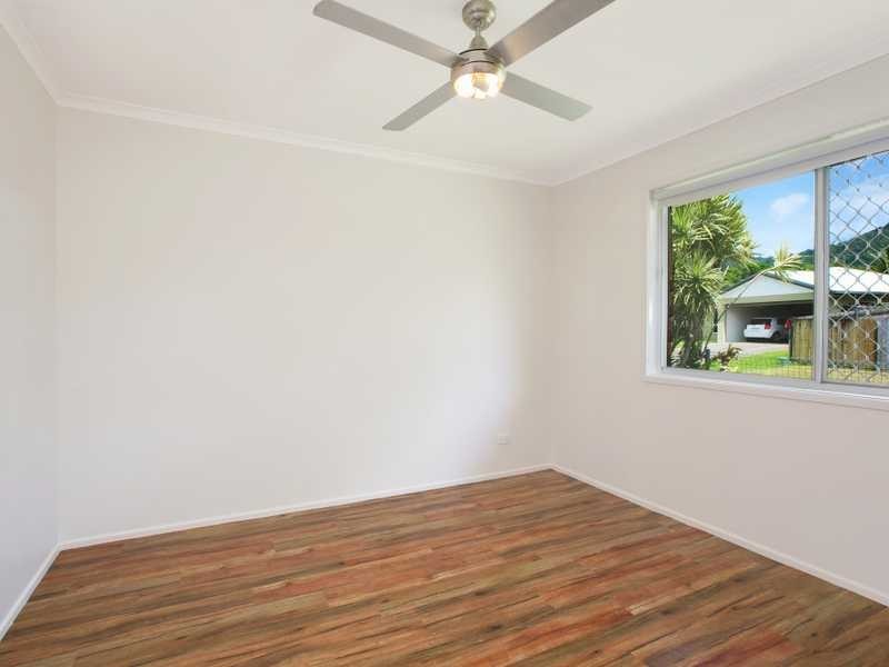 2 Deacon Court, Mooroobool QLD 4870