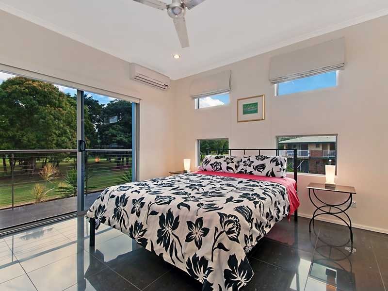 11 Gelling Street, Cairns North QLD 4870