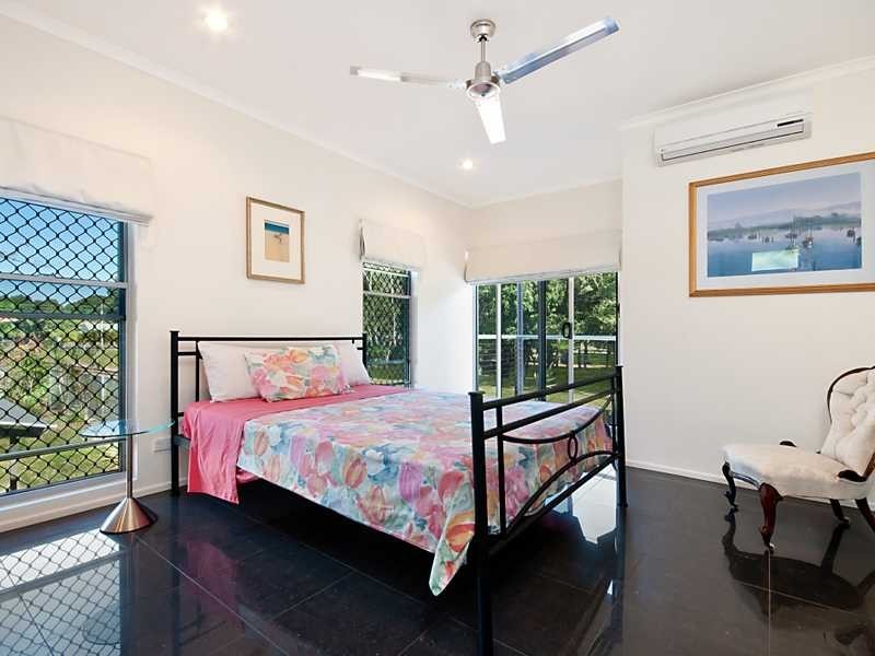 11 Gelling Street, Cairns North QLD 4870