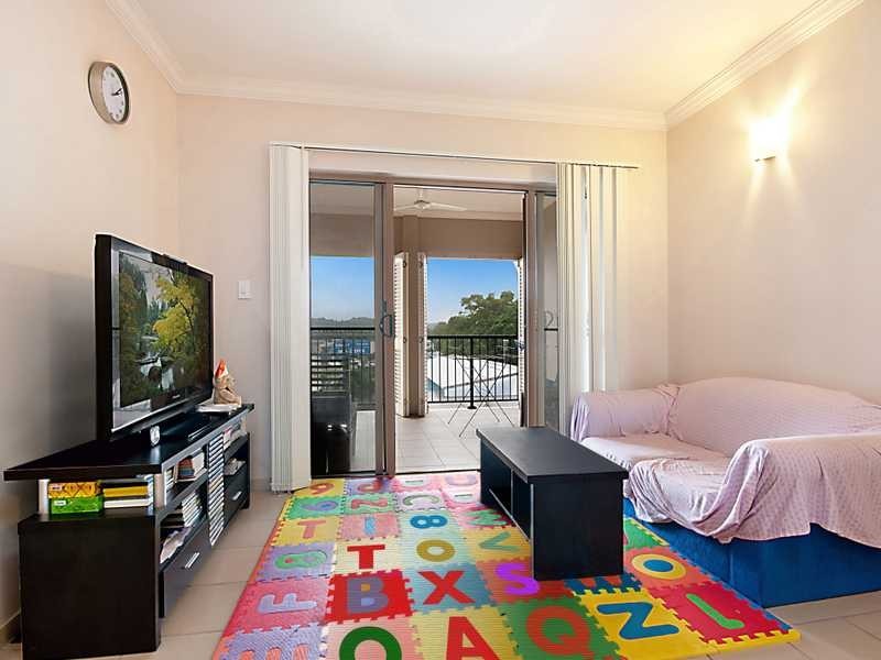 323/22-24 Ward Street, Mooroobool QLD 4870