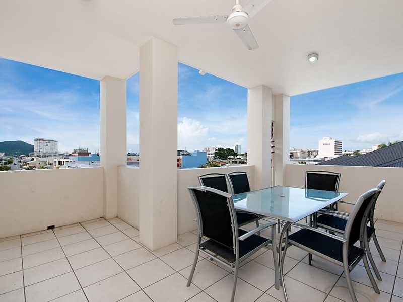 15/79 Spence Street, Cairns QLD 4870