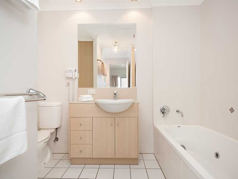 15/79 Spence Street, Cairns QLD 4870