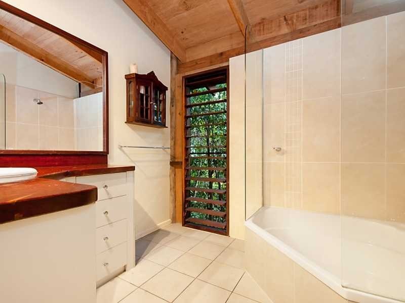 4 Licuala Close, Kamerunga QLD 4870