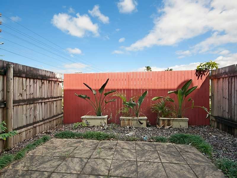 1/690 Bruce Hwy, Woree QLD 4868