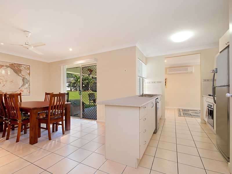 25 Elphinstone Street, Kanimbla QLD 4870