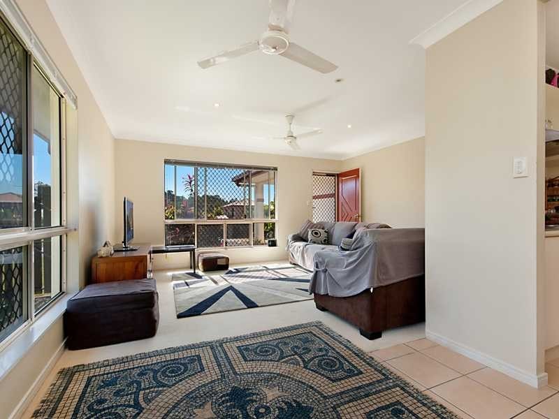 25 Elphinstone Street, Kanimbla QLD 4870