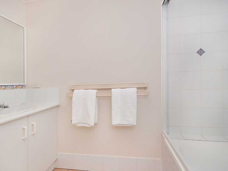 1/367-371 McLeod Street, Cairns North QLD 4870