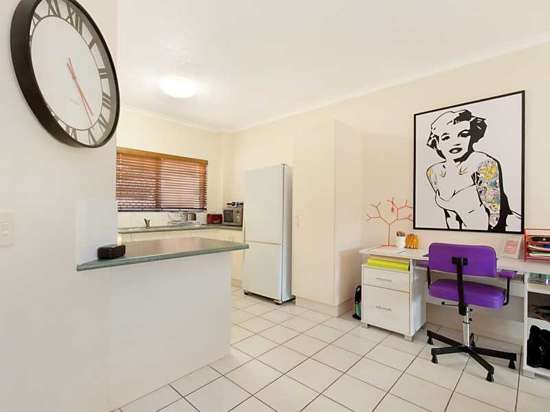 2/367 McLeod Street, Cairns North QLD 4870