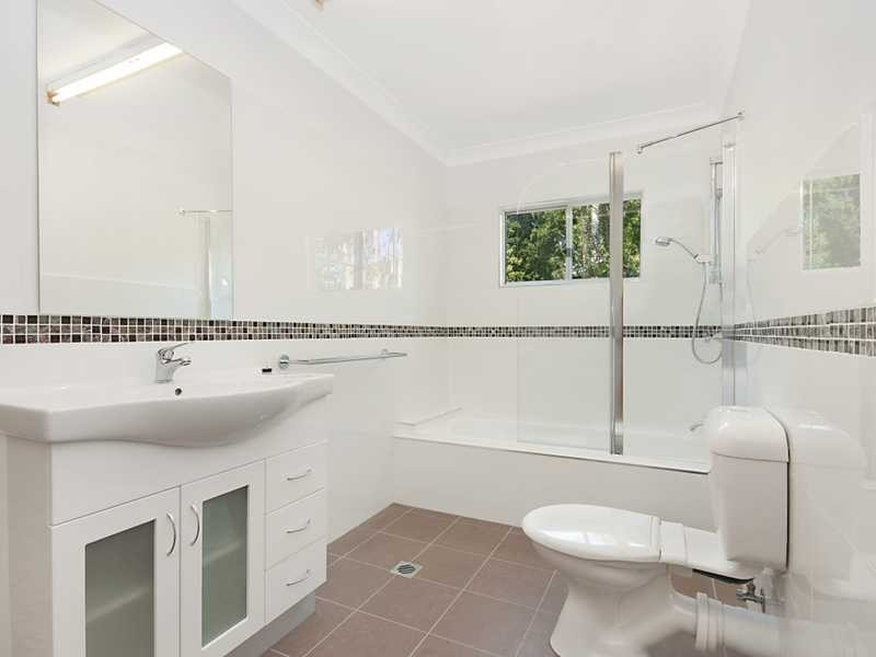42 Jensen Street, Manoora QLD 4870