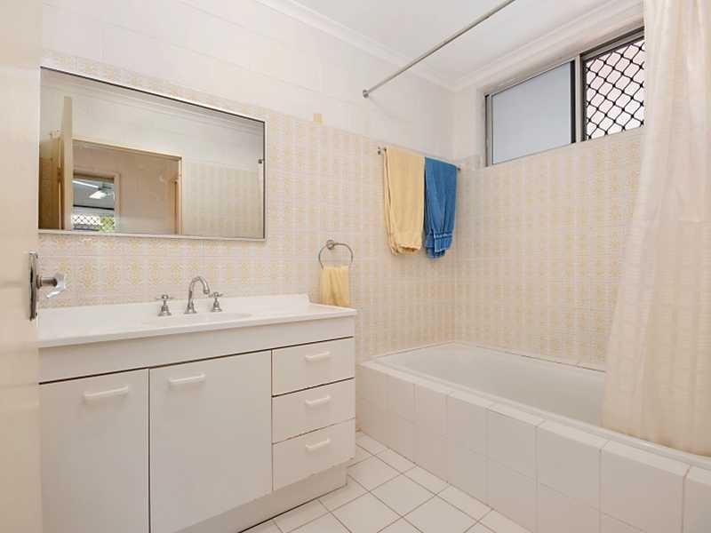 4 Torrance Avenue, Edge Hill QLD 4870