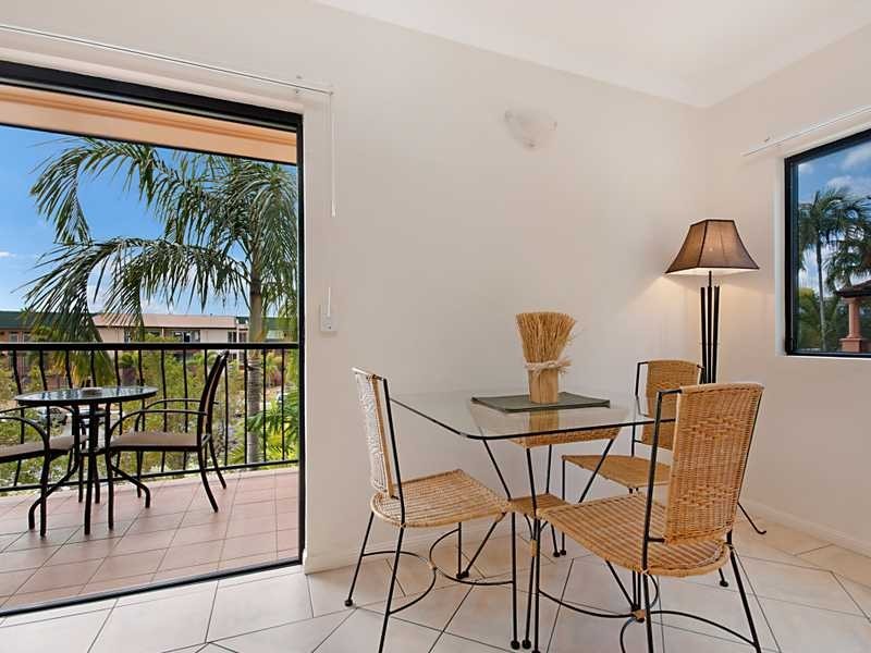 32/255 Lake Street, Cairns North QLD 4870